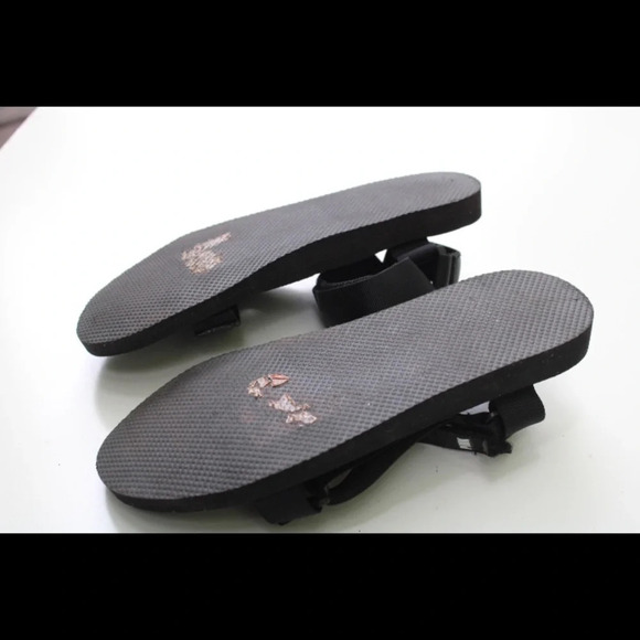 Pink Victoria’s Secret  sandals - Picture 4 of 6